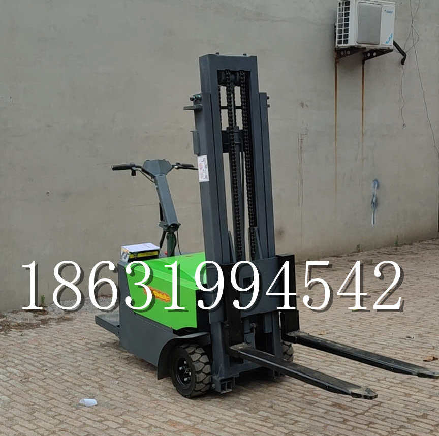 遵化市优程全电动叉车插腿式堆高车液压装卸车1.5吨升高小型站驾式铲车